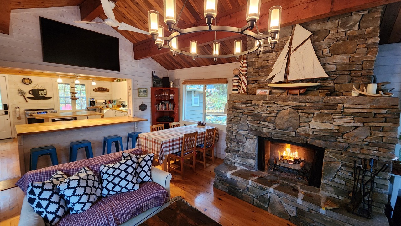 Photo of Livingroom in Georgian Bay