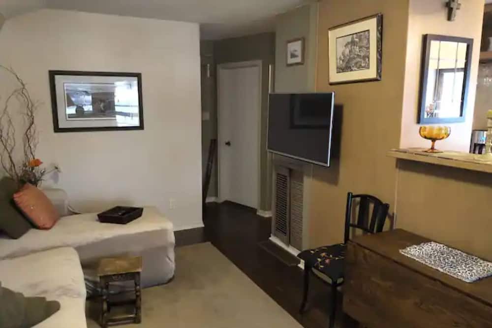 Photo of Bedroom in King