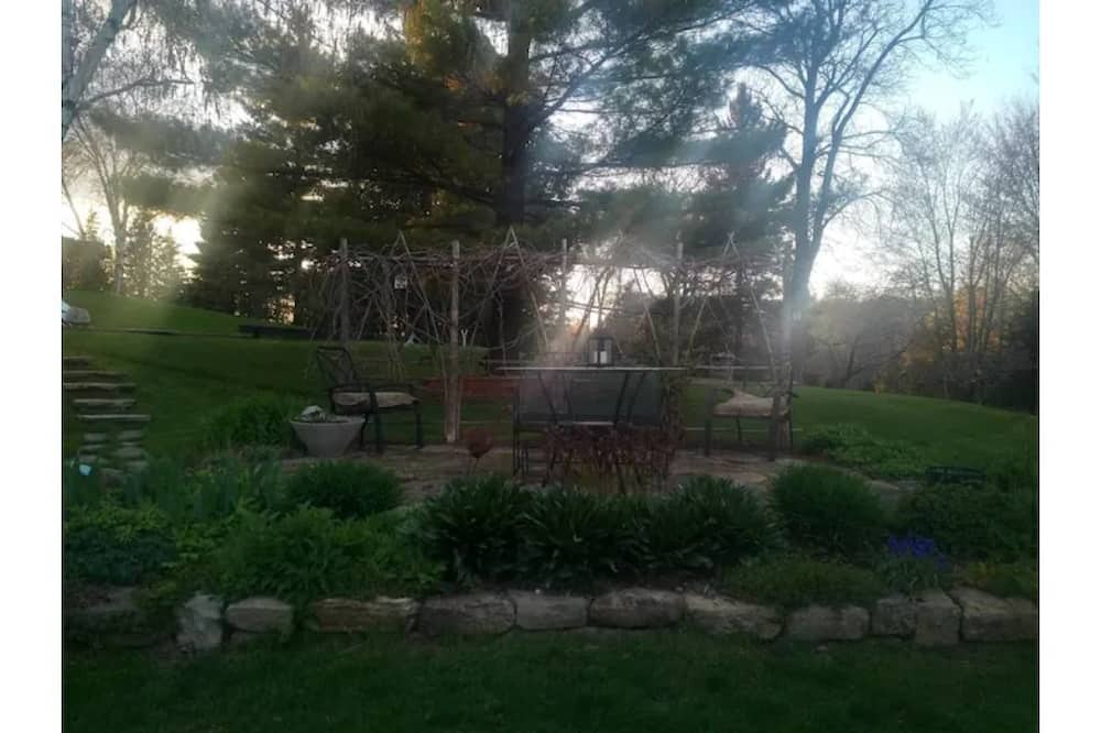 Photo of Outdoor in King