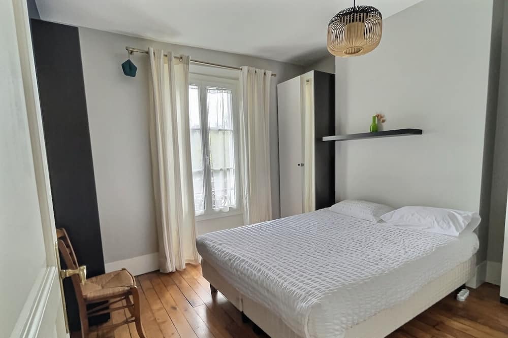 Photo of Bedroom in Parc-de-Montsouris