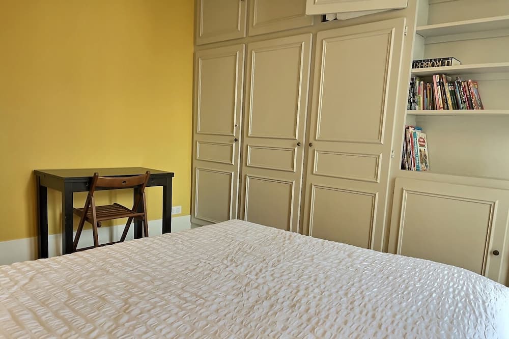 Photo of Bedroom in Parc-de-Montsouris