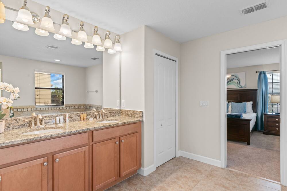 Photo of Bathroom in Davenport