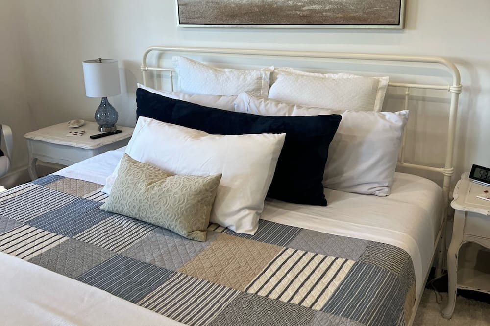 Photo of Bedroom in Ahmic Harbour