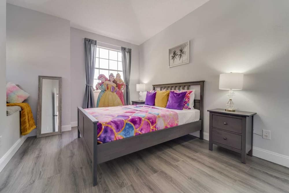 Photo of Bedroom in Lake Davenport Estates