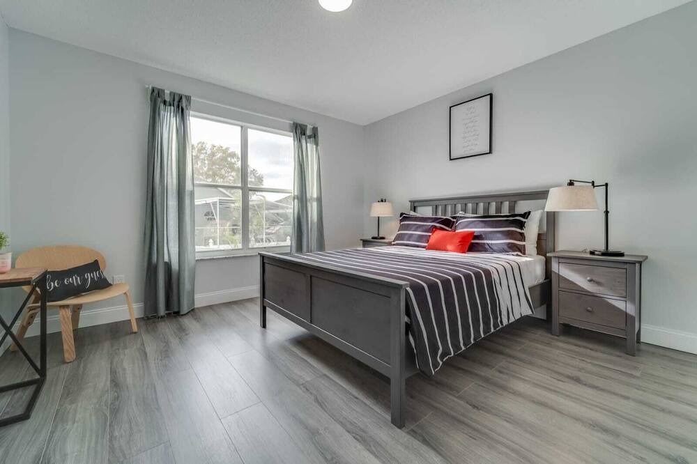 Photo of Bedroom in Lake Davenport Estates