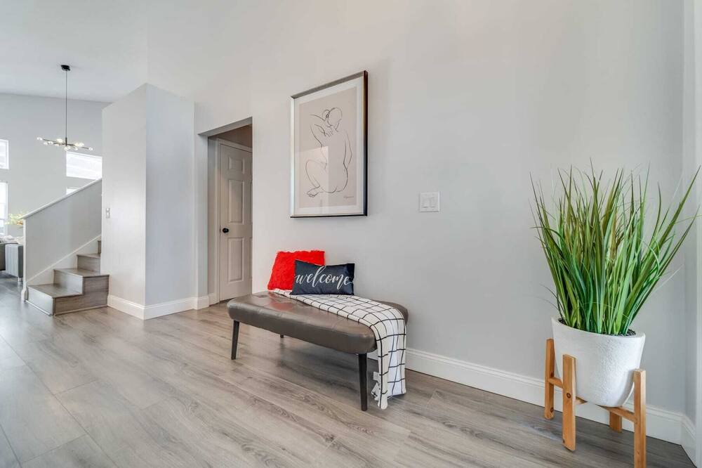 Photo of Livingroom in Lake Davenport Estates