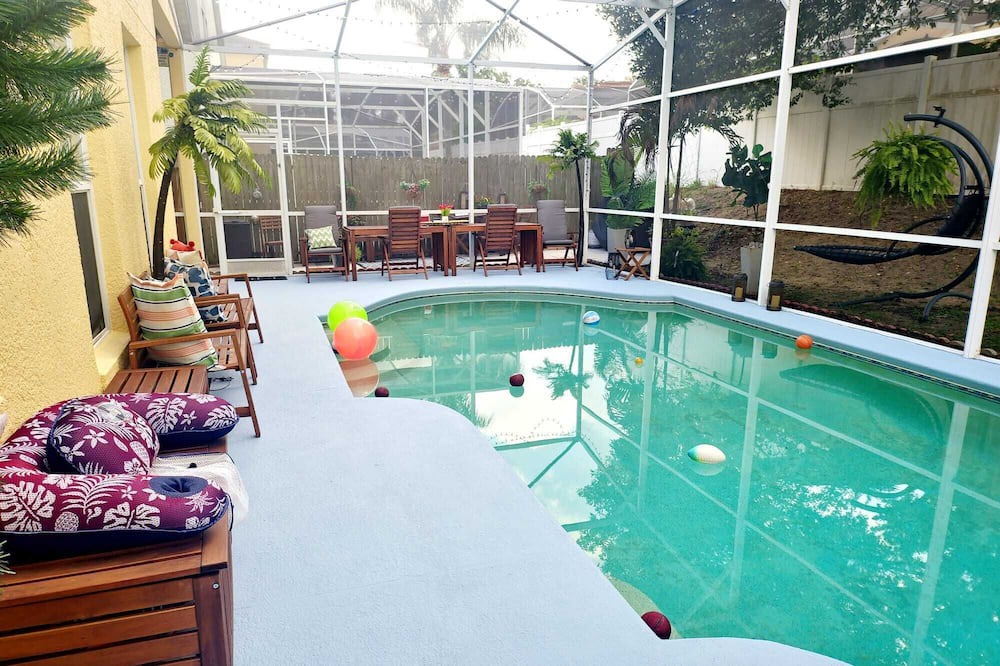 Photo of Outdoor in Lake Davenport Estates
