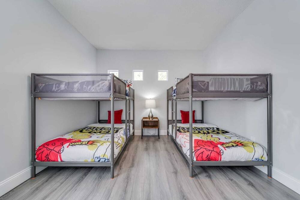 Photo of Bedroom in Lake Davenport Estates
