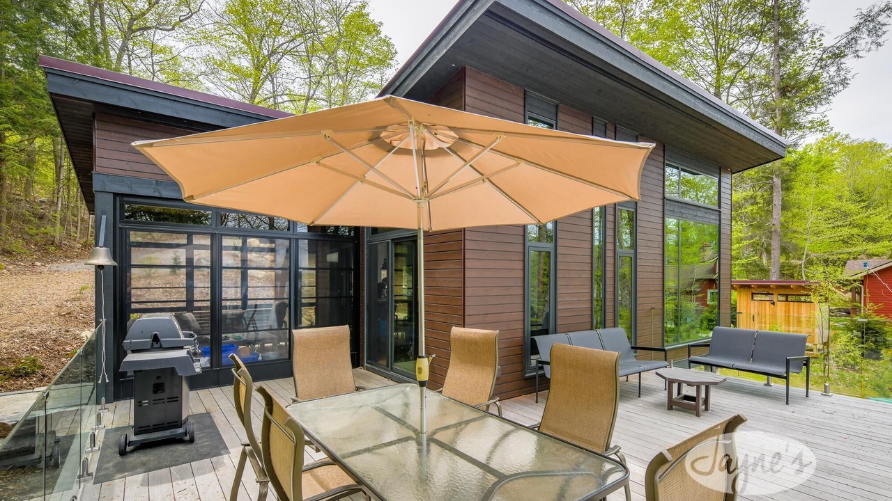 Photo of Patio Balcony in Algonquin Highlands