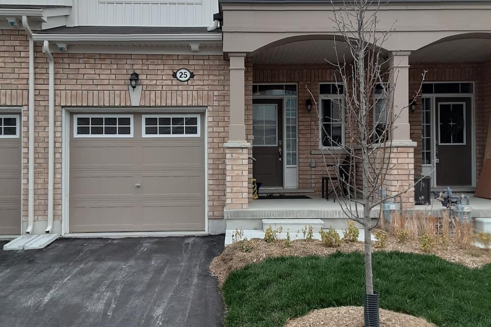 Photo of Outdoor in Bowmanville