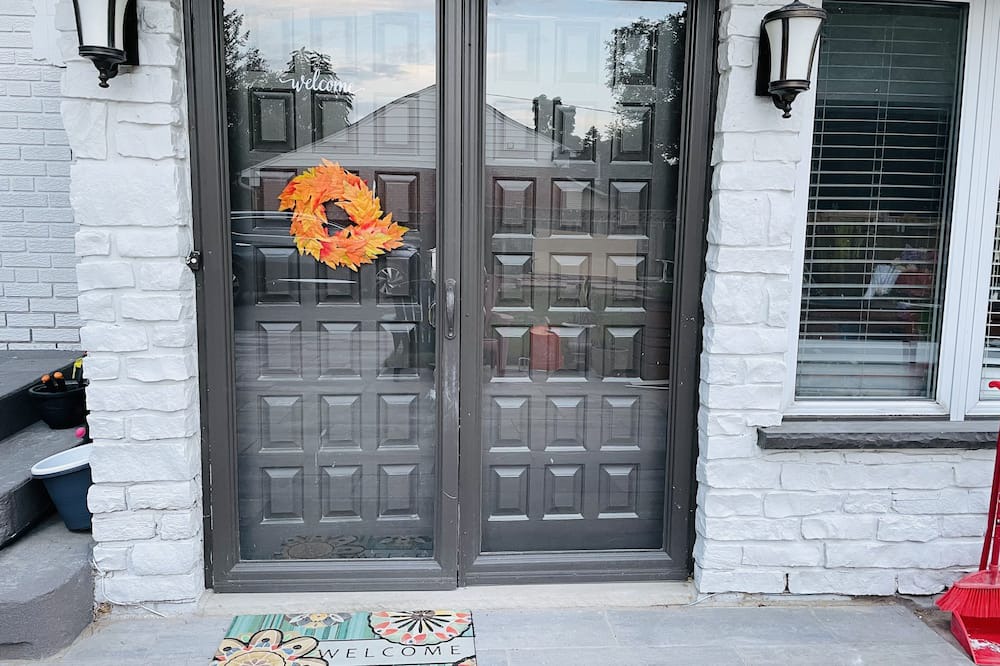 Photo of Outdoor in Lakeview