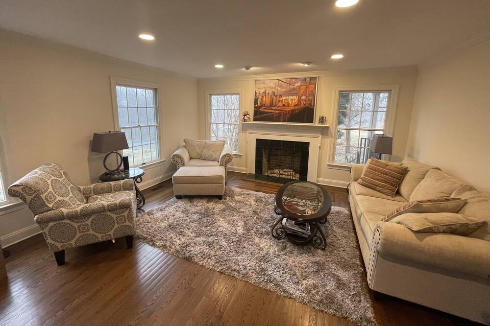 Photo of Livingroom in Lewisboro