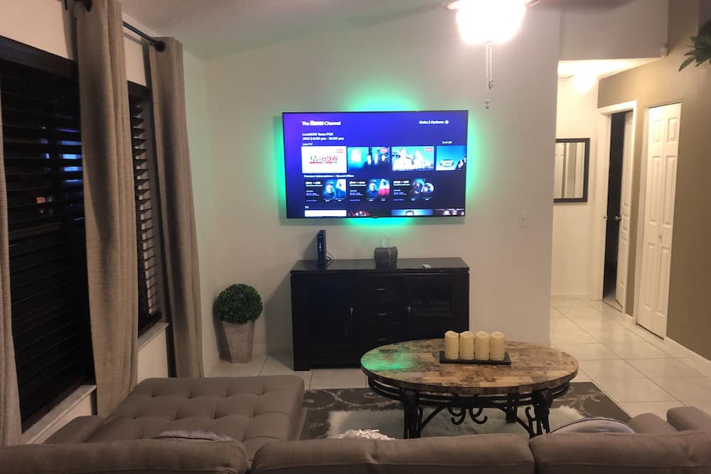Photo of Livingroom in Port Saint Lucie