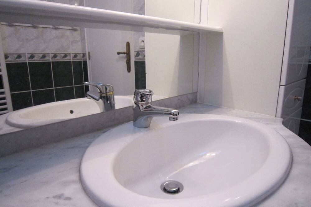 Photo of Bathroom in Brou-sur-Chantereine