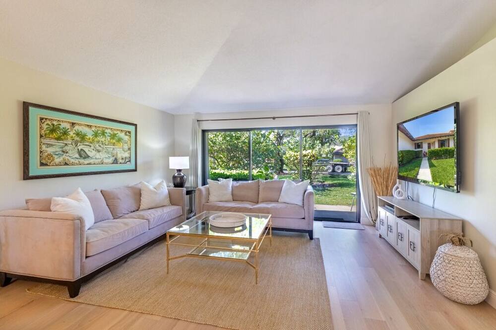 Photo of Livingroom in Palm Beach Gardens