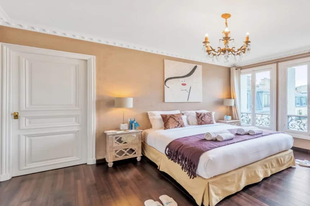 Photo of Bedroom in Saint-Germain-l'Auxerrois