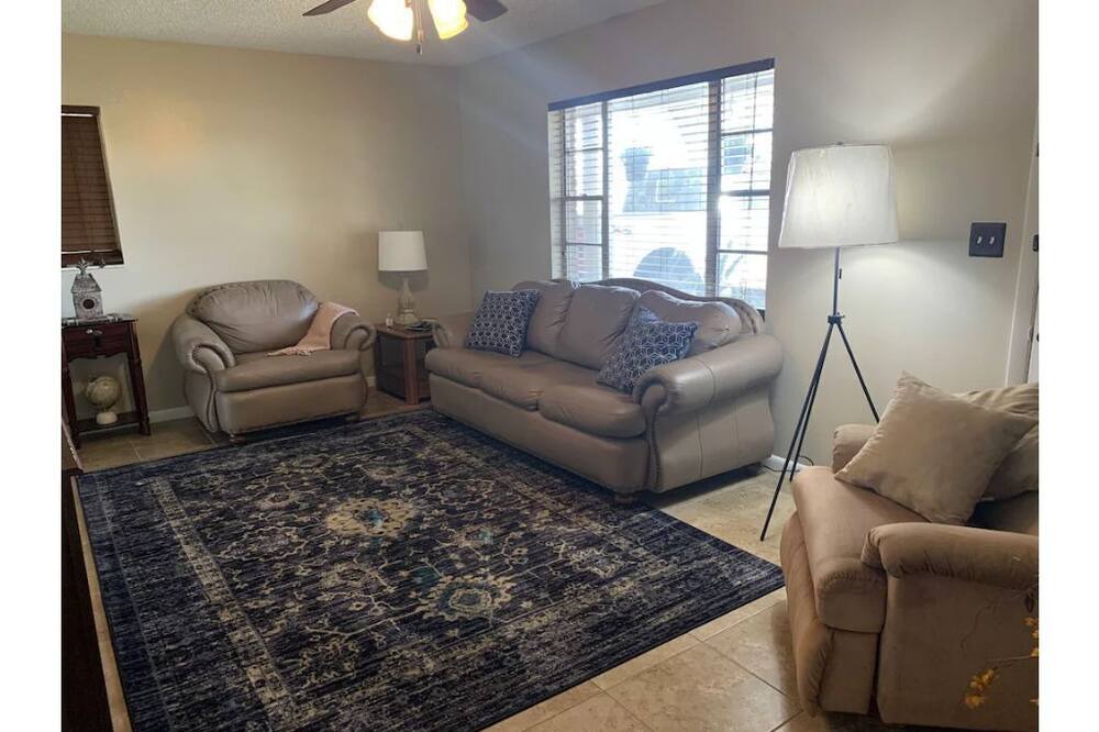 Photo of Livingroom in Auburndale