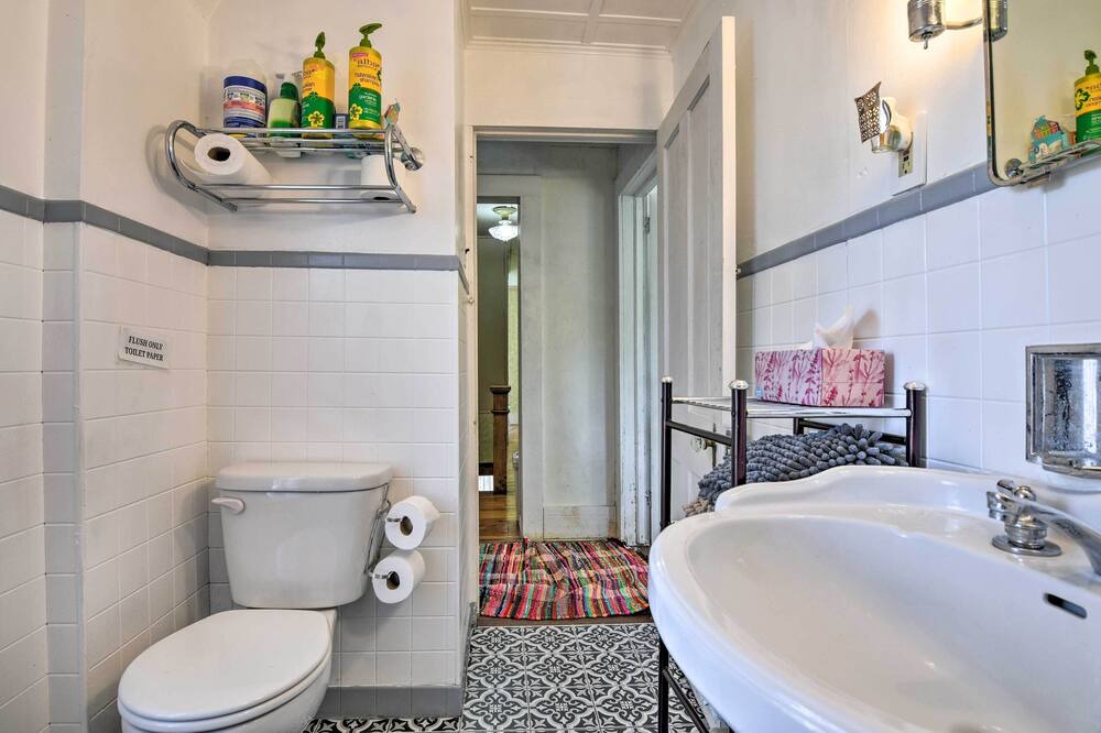 Photo of Bathroom in Narrowsburg