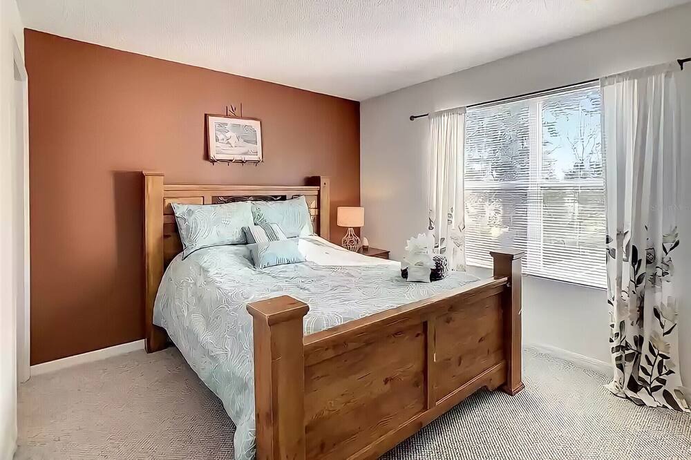 Photo of Bedroom in Seasons