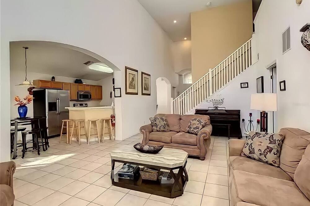Photo of Livingroom in Seasons