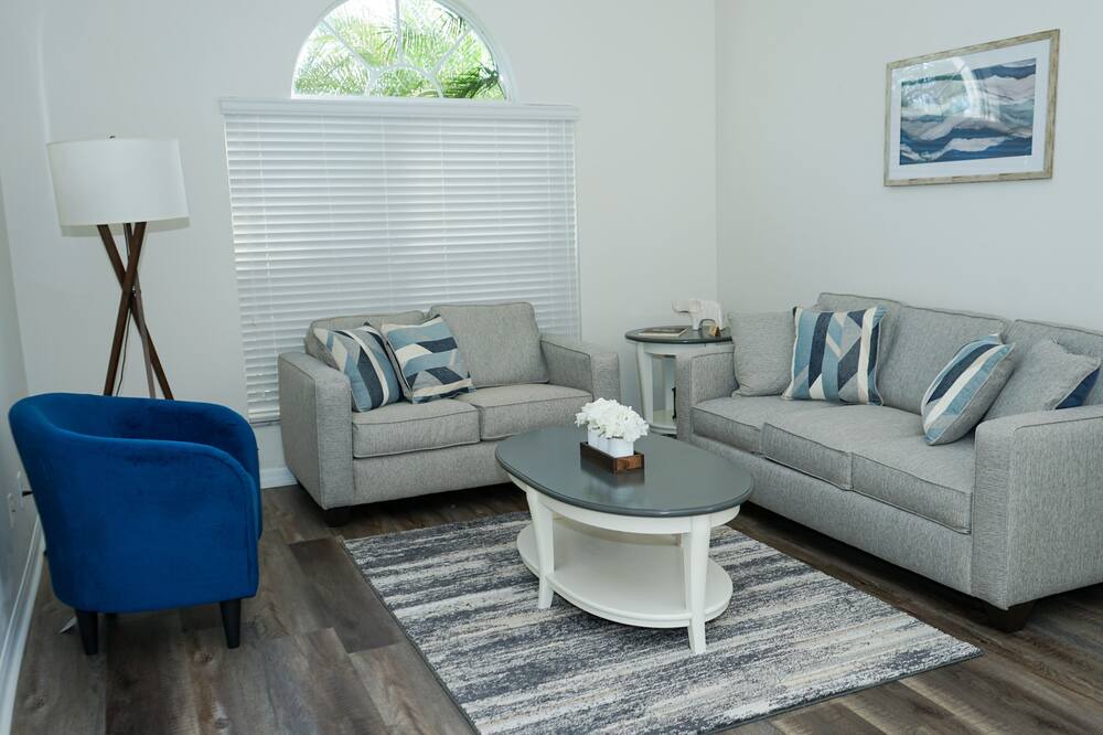 Photo of Livingroom in Tuscan Ridge