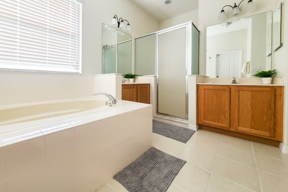 Photo of Bathroom in Tuscan Ridge