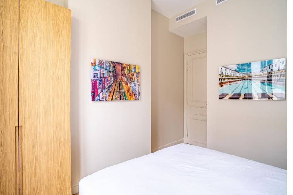 Photo of Bedroom in 8th Arrondissement