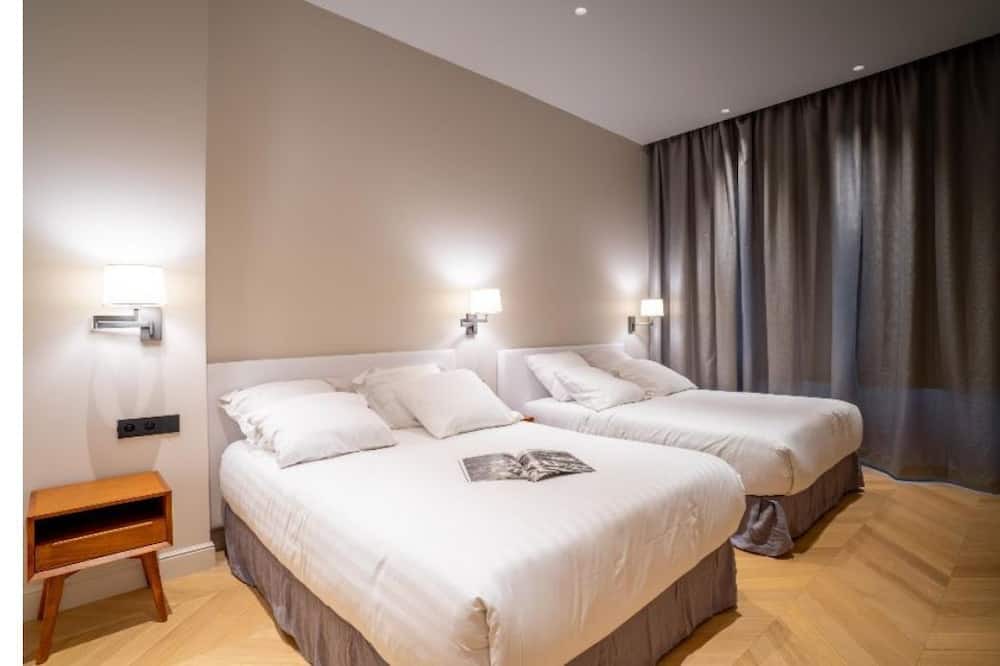 Photo of Bedroom in 8th Arrondissement
