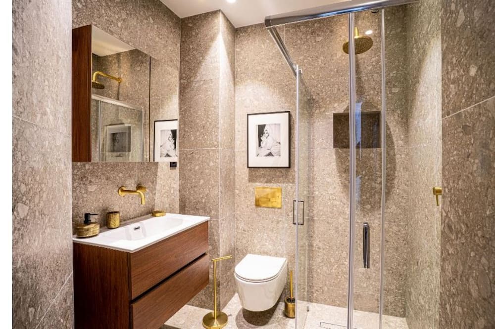 Photo of Bathroom in 8th Arrondissement