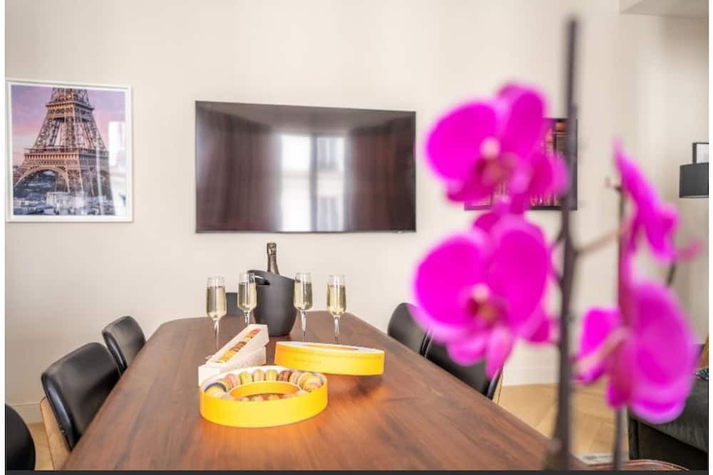 Photo of Bedroom in 8th Arrondissement