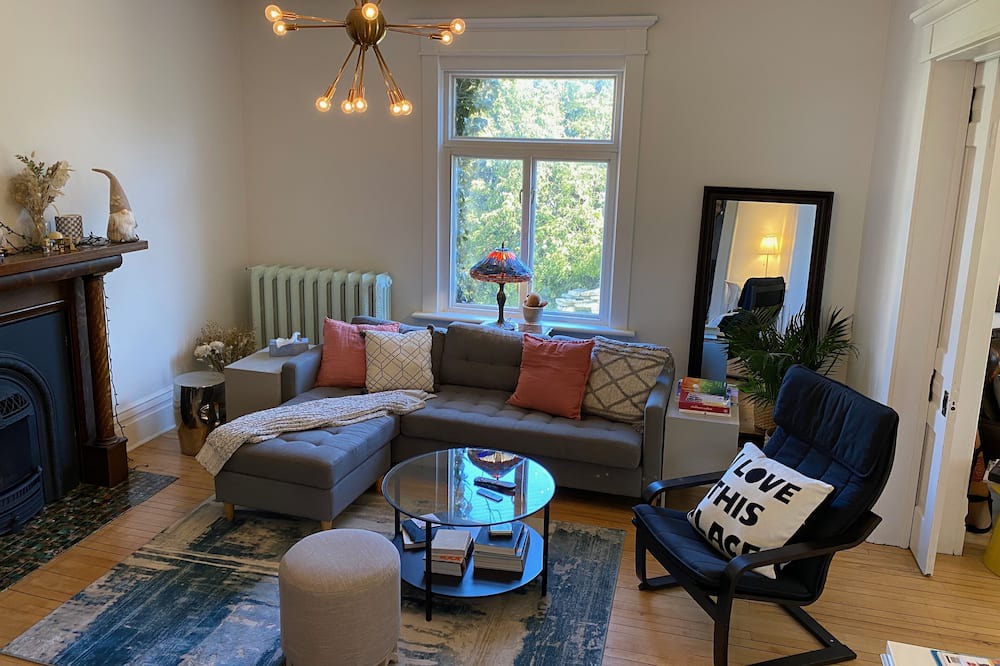 Photo of Livingroom in Kincardine