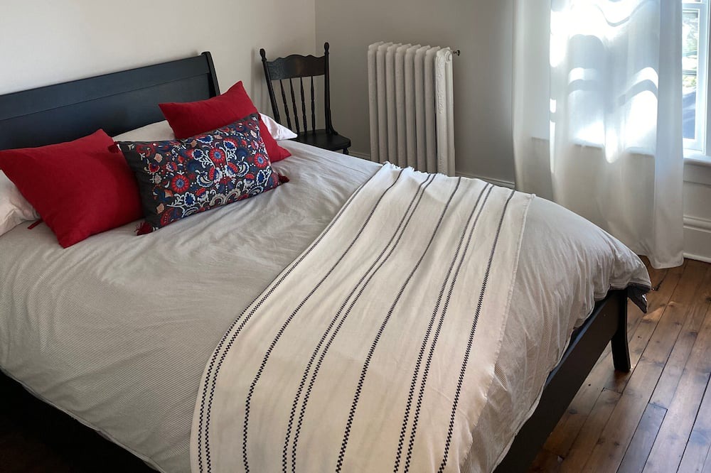 Photo of Bedroom in Kincardine