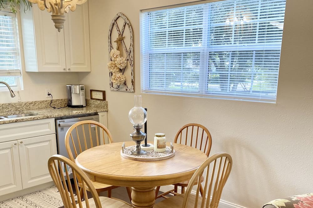 Photo of Kitchen in Pine Island Center