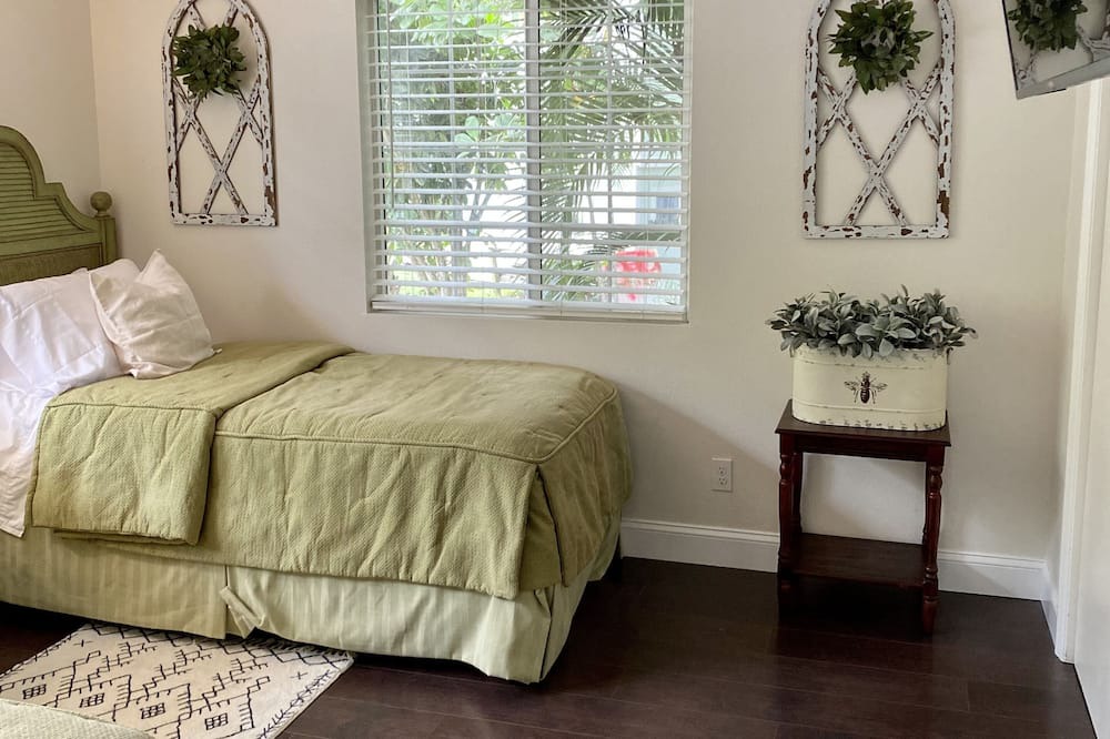 Photo of Bedroom in Pine Island Center