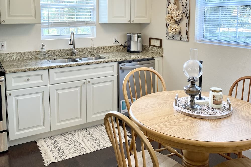 Photo of Kitchen in Pine Island Center