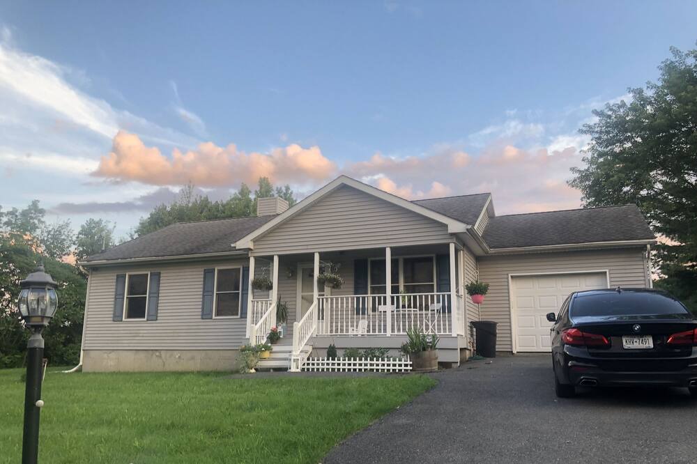 Photo of Outdoor in East Kingston