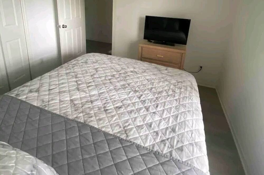 Photo of Bedroom in Lindfields