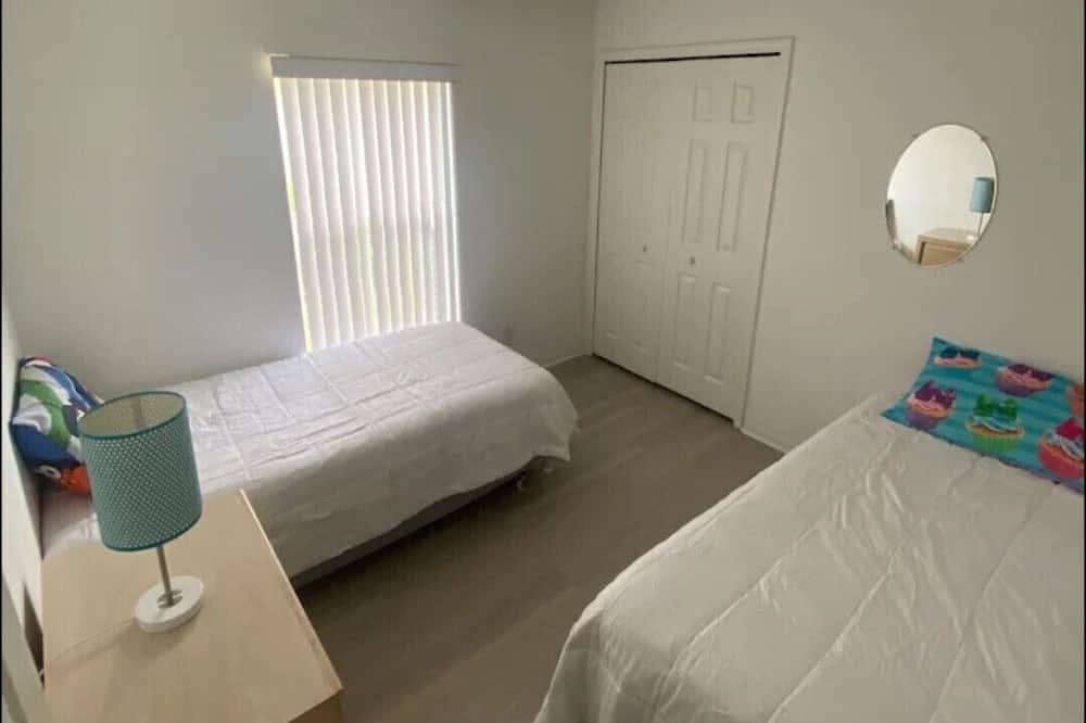Photo of Bedroom in Lindfields