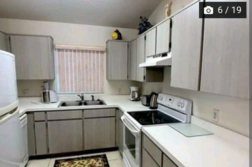 Photo of Kitchen in Lindfields
