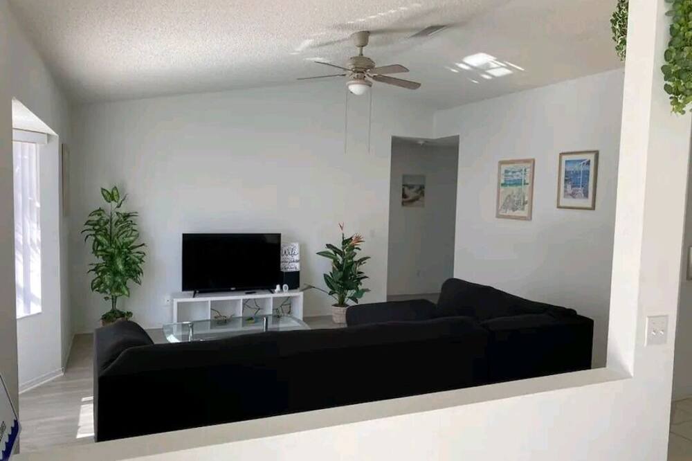 Photo of Livingroom in Lindfields
