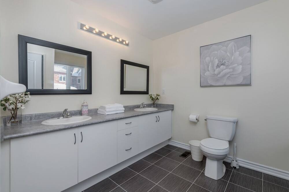 Photo of Bathroom in Innisfil