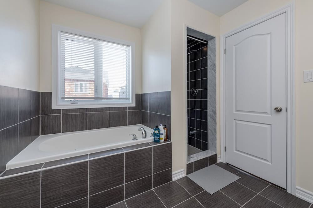 Photo of Bedroom in Innisfil
