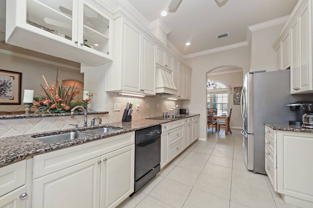 Photo of Kitchen in Avalon Beach Estates