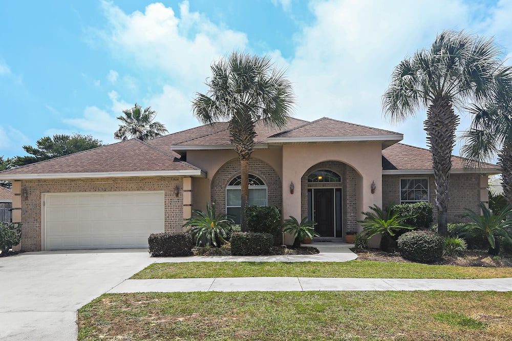 Photo of Outdoor in Avalon Beach Estates