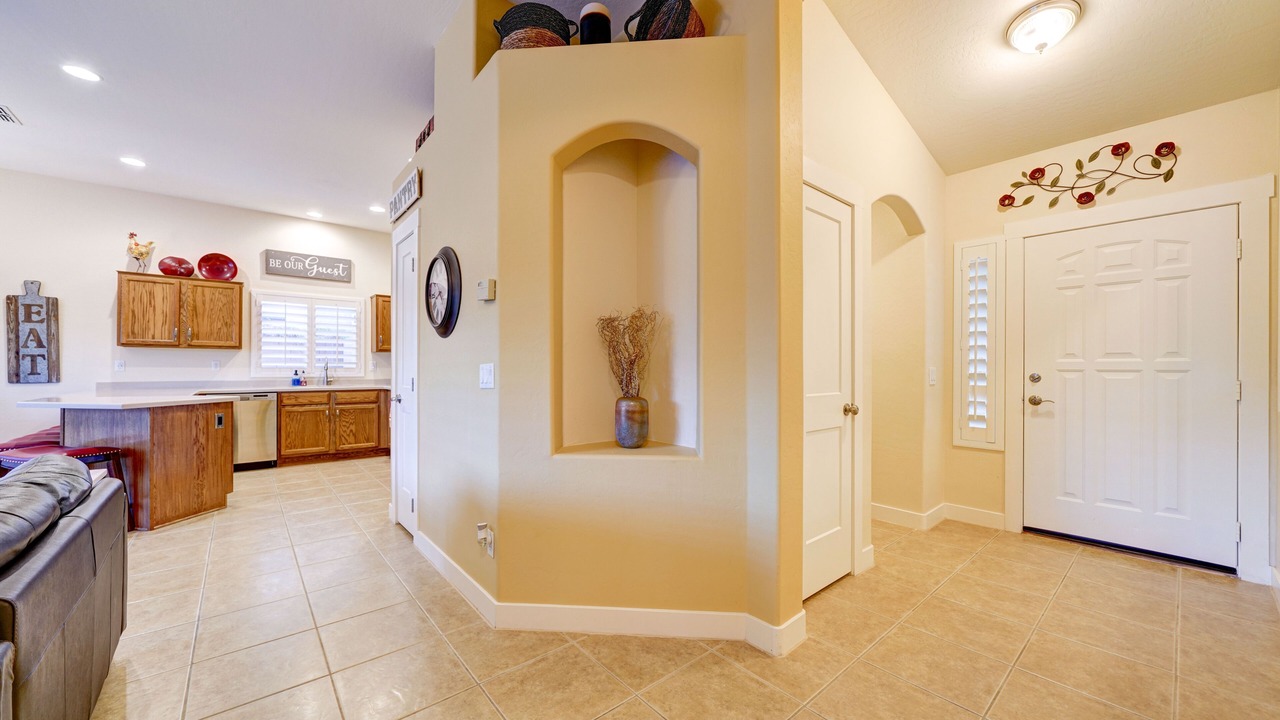 Photo of Livingroom in Gold Canyon