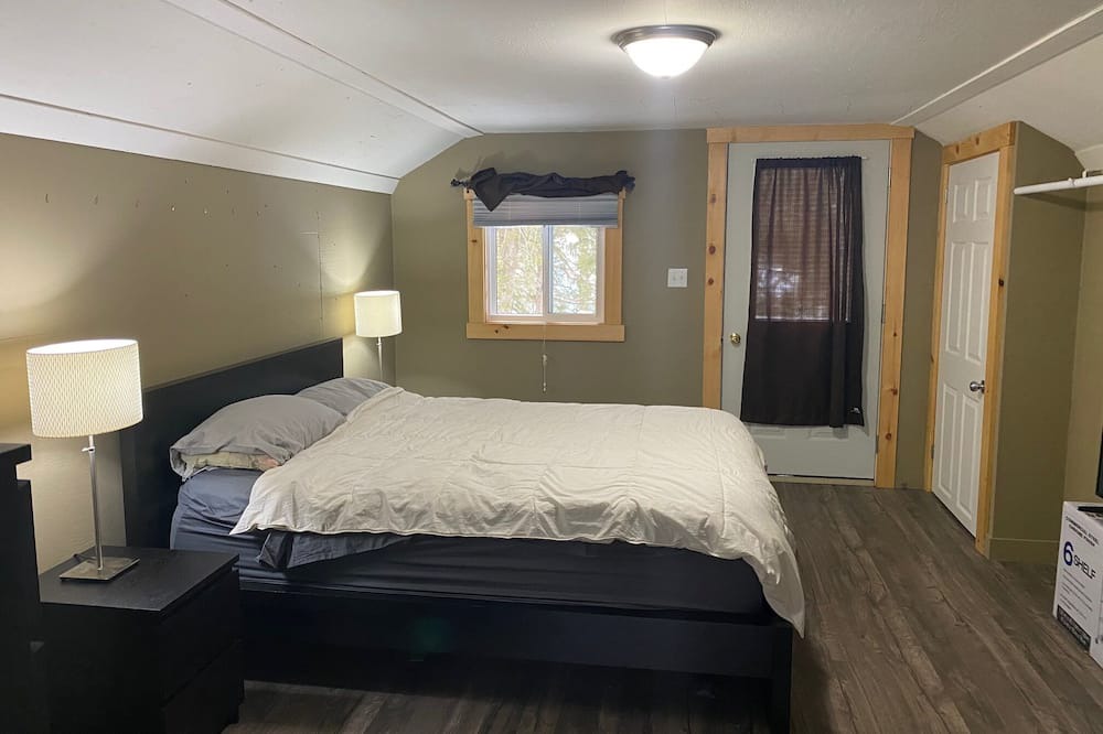 Photo of Bedroom in Georgian Bluffs
