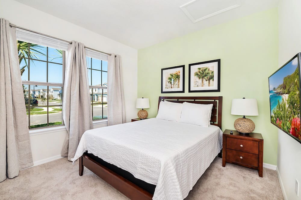 Photo of Bedroom in Bay Lake