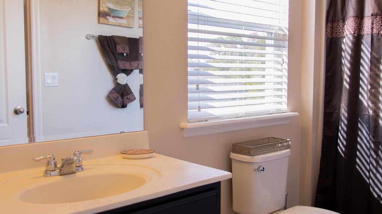 Photo of Bathroom in Trafalgar Village