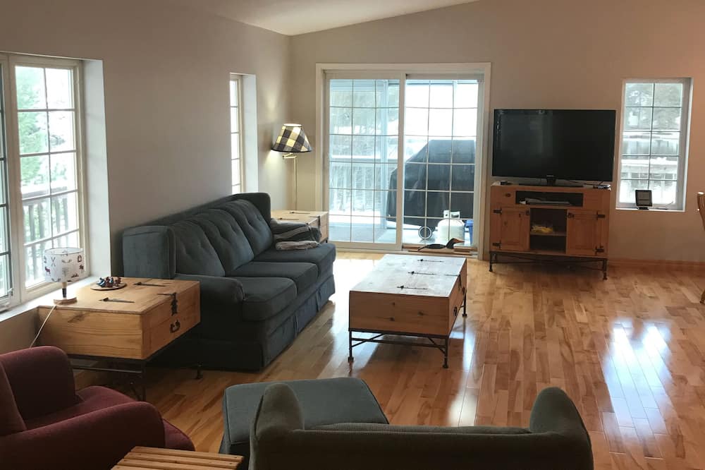 Photo of Livingroom in St. Charles