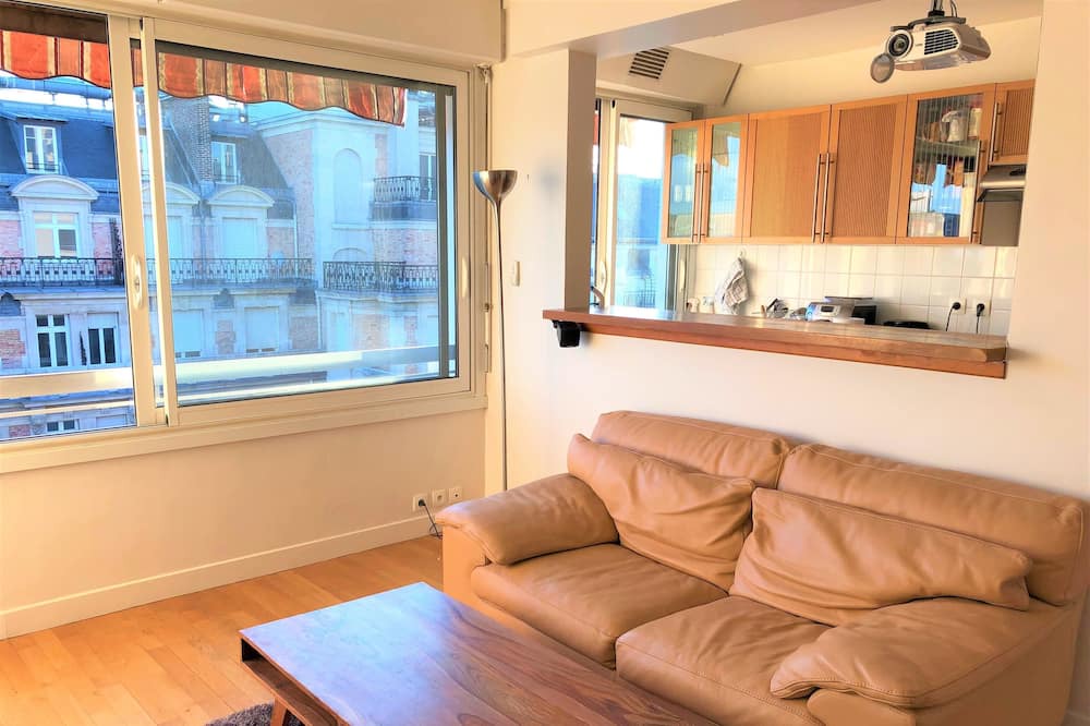 Photo of Livingroom in Faubourg-du-Roule